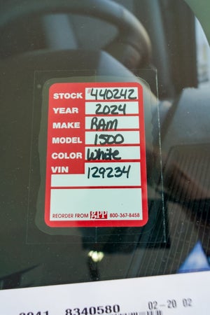 2024 RAM 1500 Classic TRADESMAN QUAD CAB 4X2 6&#39;4&#39; BOX